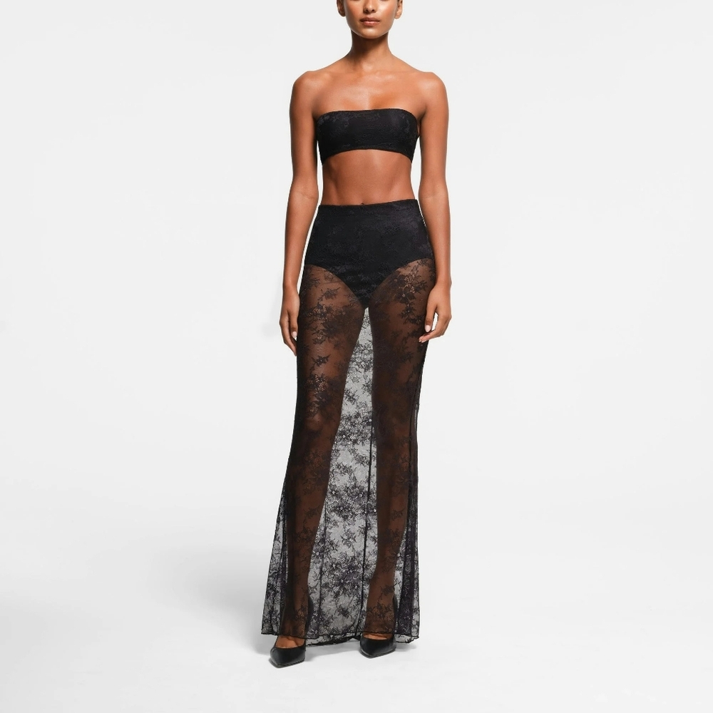 BB1. NWT SKIMS ULTRA FINE LACE LONG SKIRT & BANDEAU SET